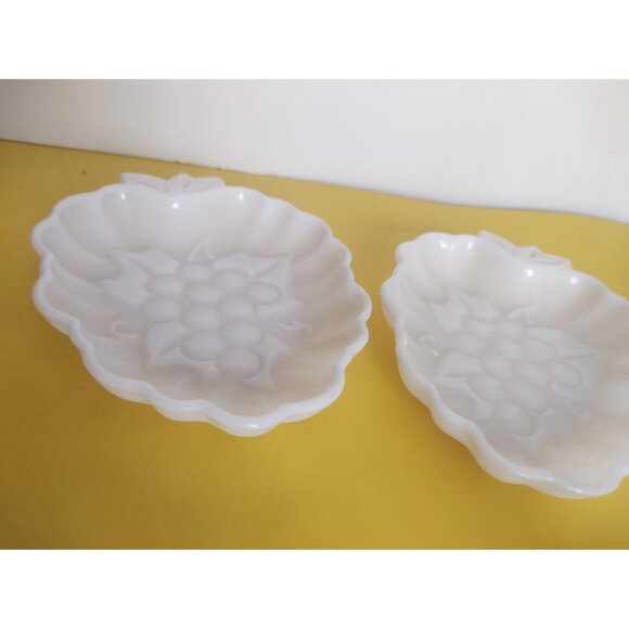 Hazel Atlas Milk glass Candy/Nut dishes embossed grape design. Set of 2 - Picture 2 of 9